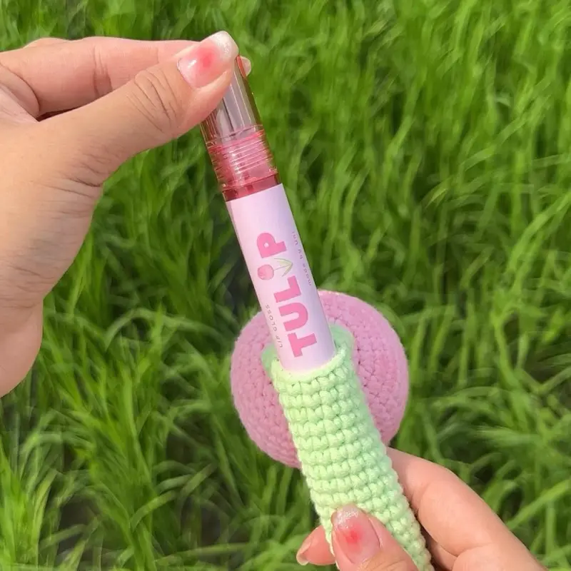 Tulip Kiss Lip Pouch - Lipstick Holder Crochet Pattern