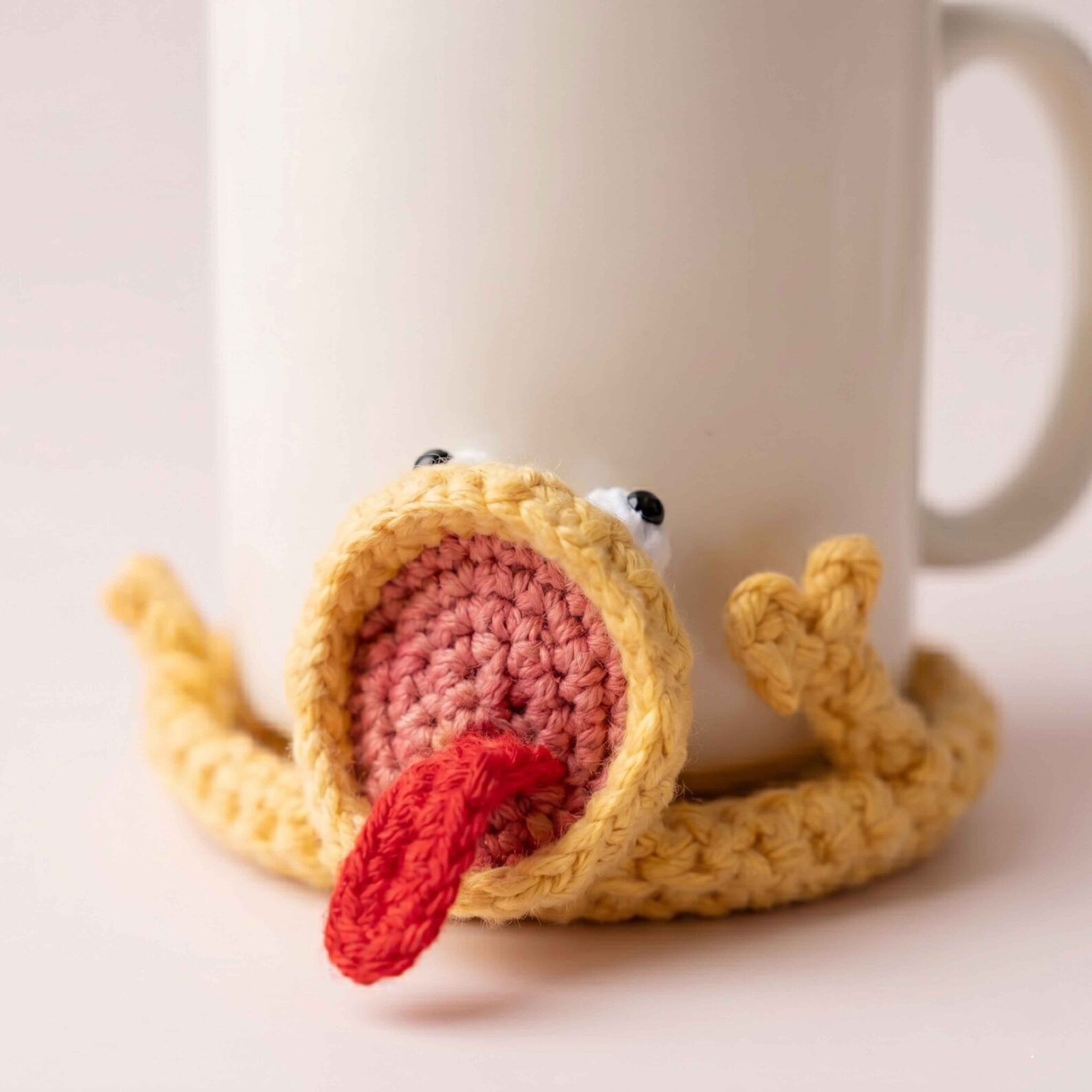 Handmade funny lizard coaster for home decor